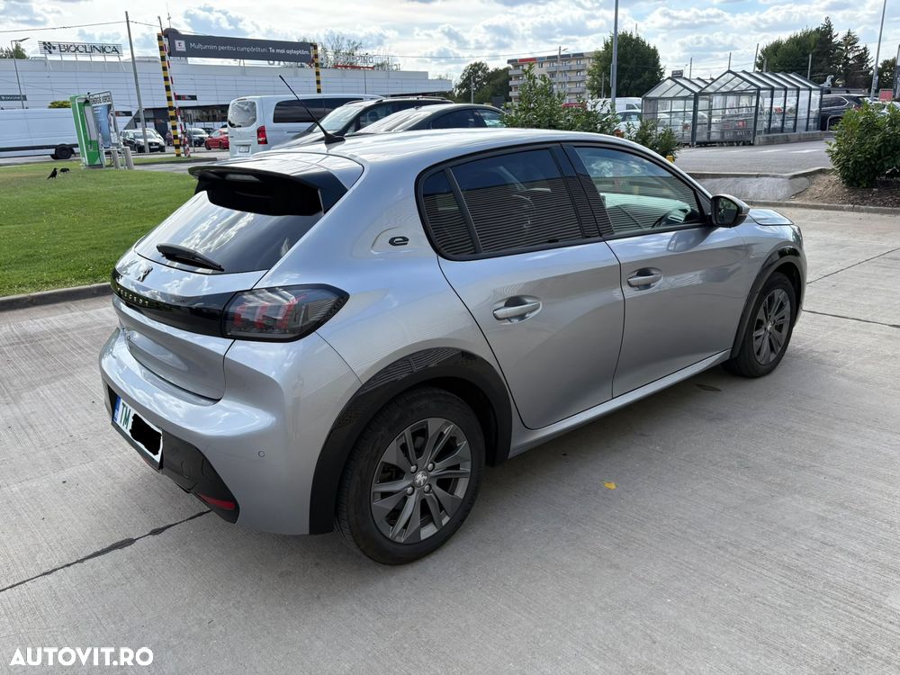 Peugeot 208 e-208 Allure - 3