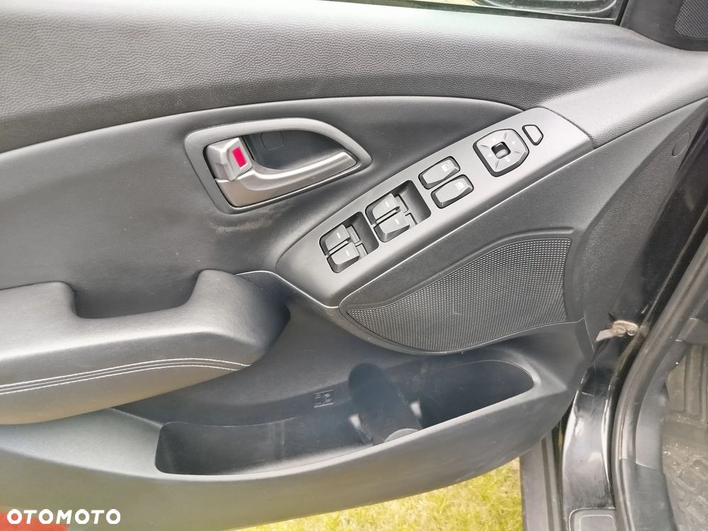 Hyundai ix35 blue 1.6 2WD Finale Gold - 14