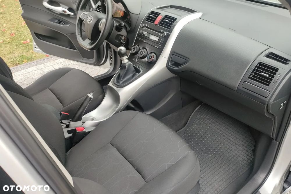 Toyota Auris 1.33 VVT-i Luna - 12