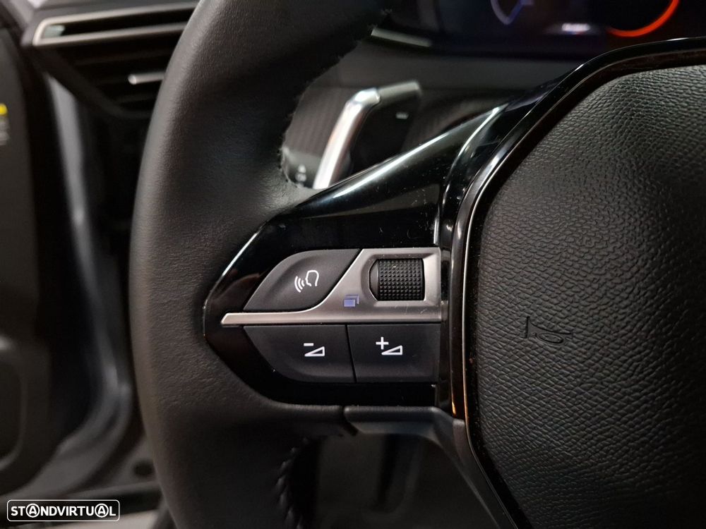 Peugeot 2008 1.2 Hybrid Allure e-DCS6 - 15