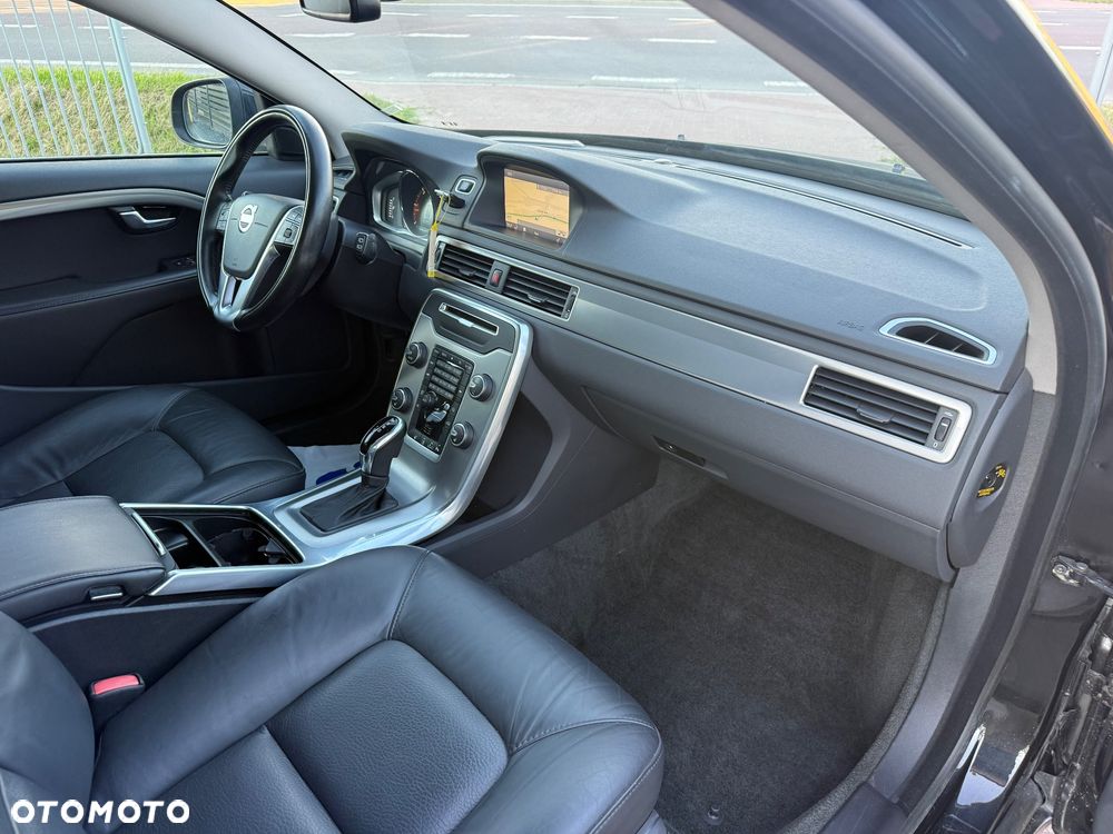 Volvo V70 D5 AWD Geartronic Momentum - 8