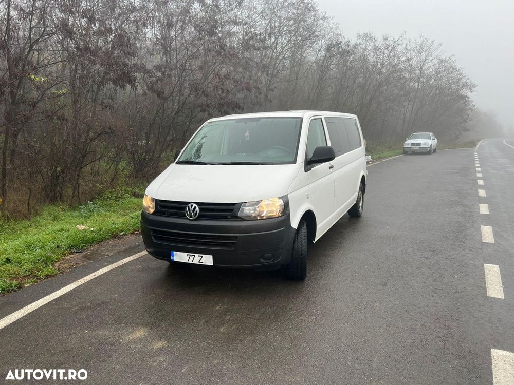 Volkswagen Caravelle - 1