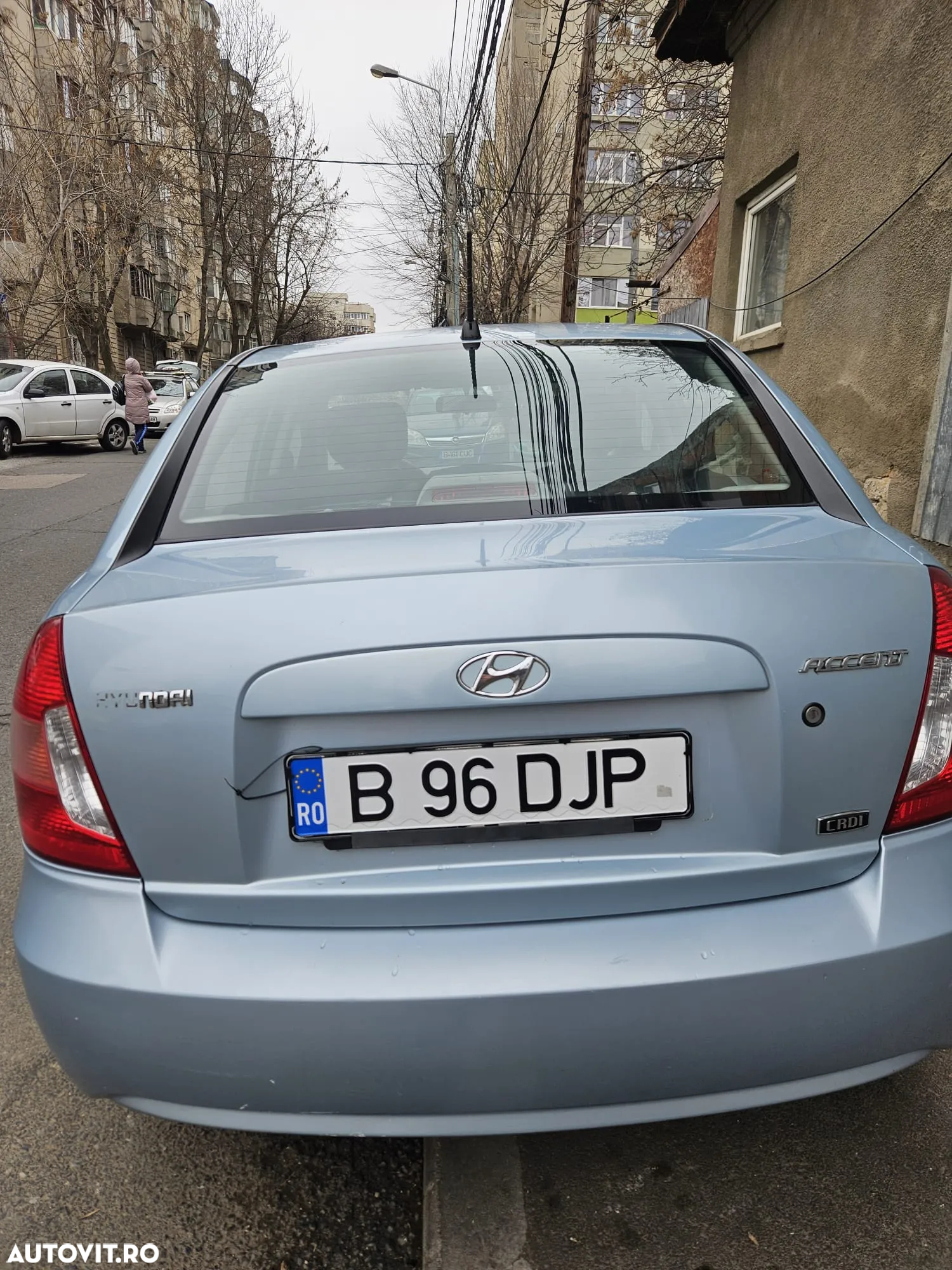 Hyundai Accent - 4