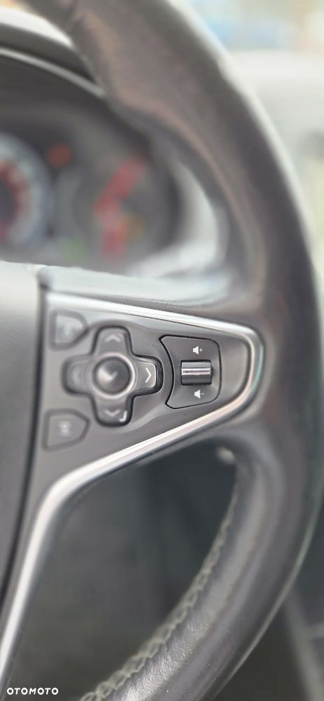 Opel Insignia - 37