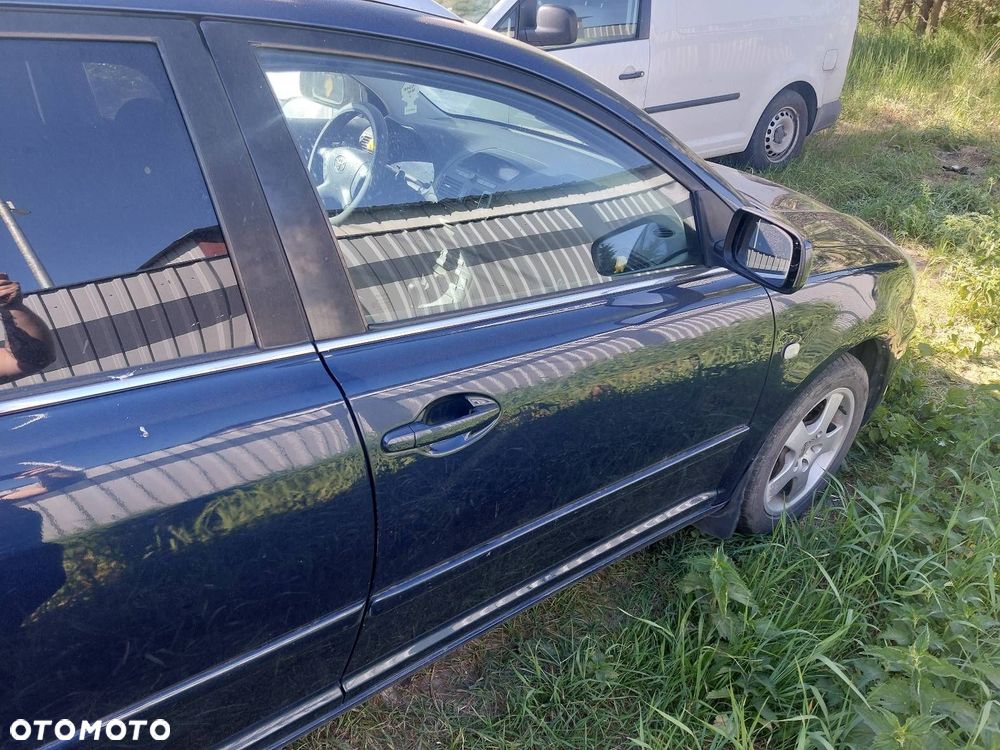 DRZWI KOMPLETNE PRAWY PRZÓD TOYOTA AVENSIS T25 8P4 - 1
