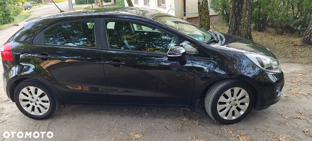 Kia Rio - 8