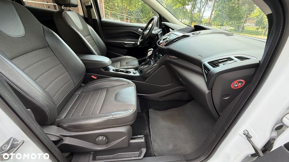 Ford Kuga 2.0 TDCi 4x4 Titanium - 21
