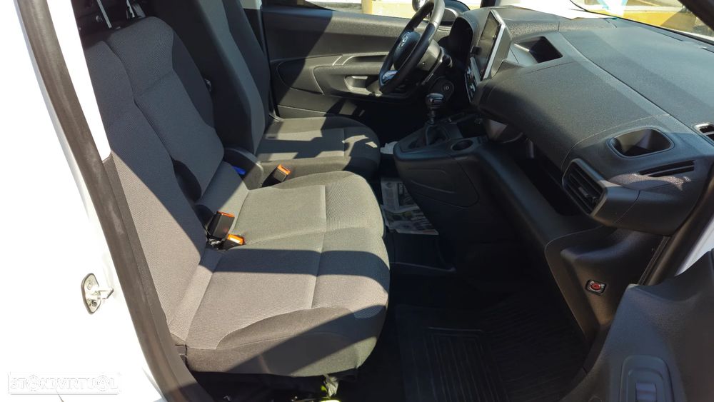 Toyota Proace 3 Lugares - 22