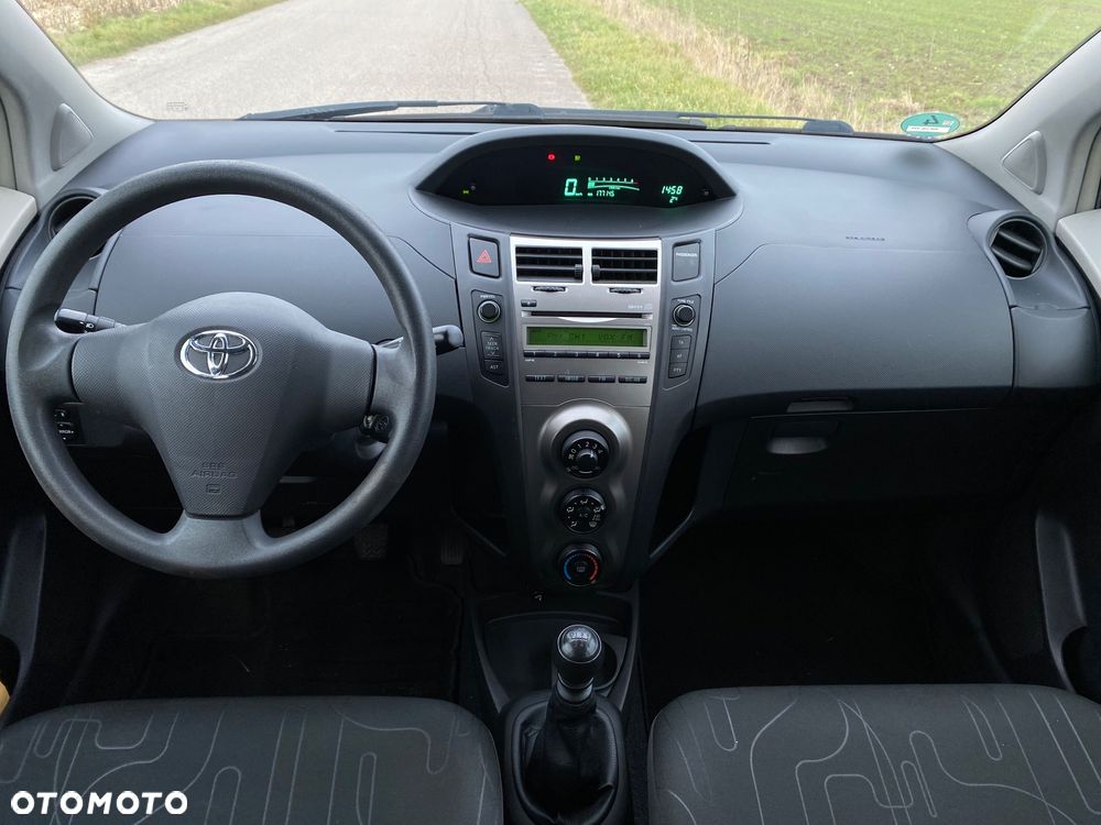 Toyota Yaris 1.33 Luna - 19