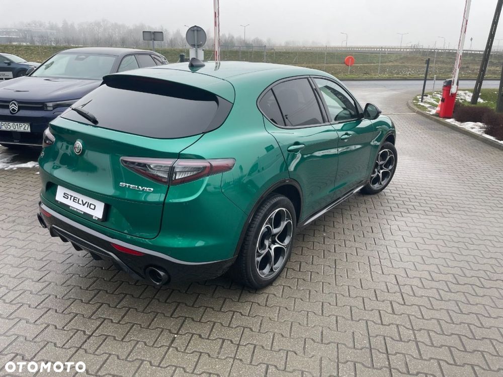 Alfa Romeo Stelvio - 6