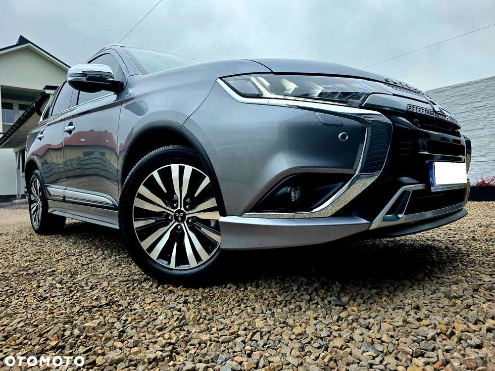 Mitsubishi Outlander 2.0 Instyle + 4WD CVT - 8