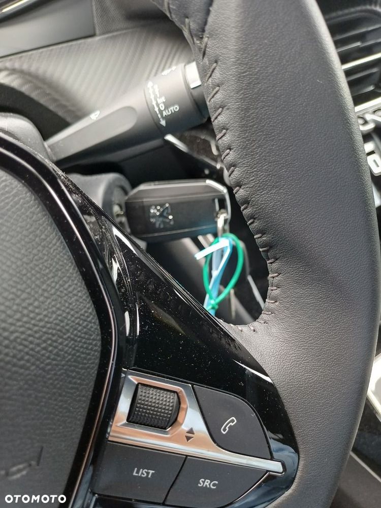 Peugeot 2008 1.2 PureTech Allure Pack S&S - 24