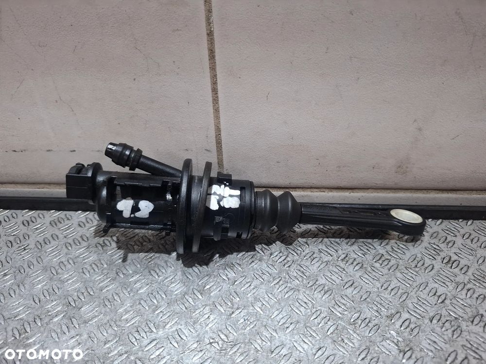 Pompka sprzęgła wysprzęglika Audi A4B8 A8 9T 1,8 TSI nr 8K2721401G - 1