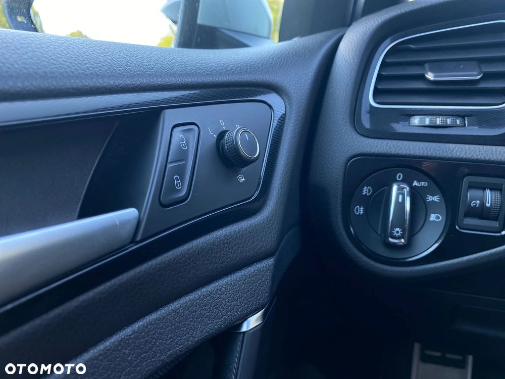 Volkswagen Golf - 10