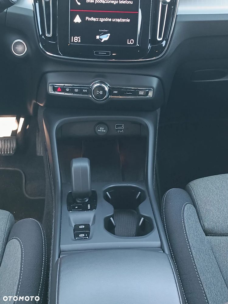 Volvo XC 40 T2 Core - 24