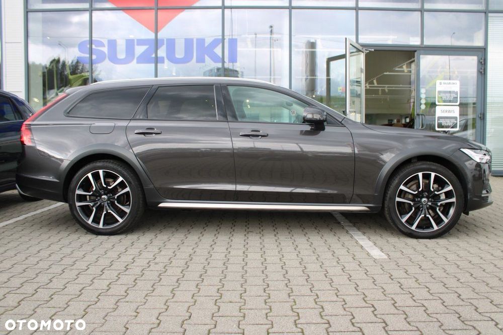 Volvo V90 Cross Country - 3