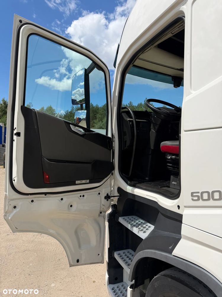 Volvo FH 500 XL LOW DECK MEGA / 535 181 KM / AUTOMAT / ORYGINALNY PRZEBIEG / BARDZO DOBRE OPONY / NAJWYŻSZA KABINA XL / 2 ZBIORNIKI PALIWOWE / CAŁE NA PODUSZCE / 2017 ROK !! - 23