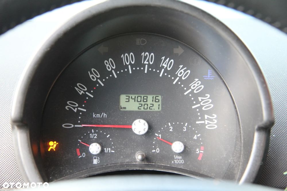 Volkswagen New Beetle - 32