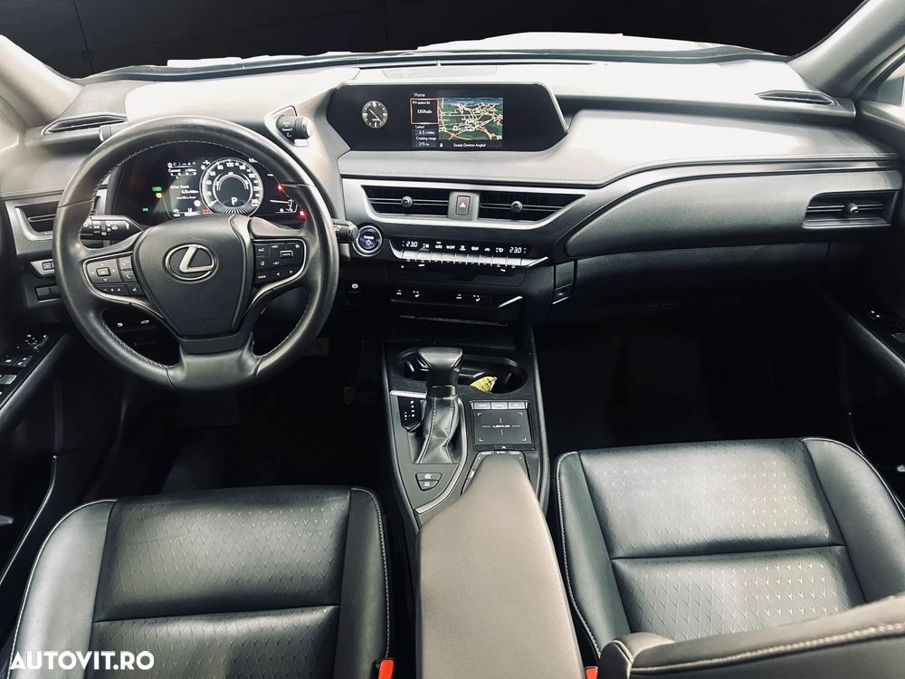 Lexus UX 250h Executive Line - 12