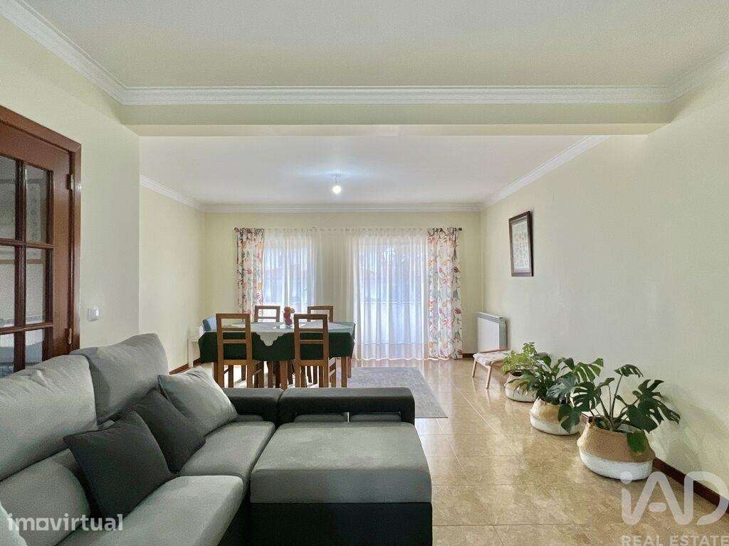 Moradia em banda T4 em Mangualde, Mesquitela e Cunha Alta de 210 m2 - Grande imagem: 2/35