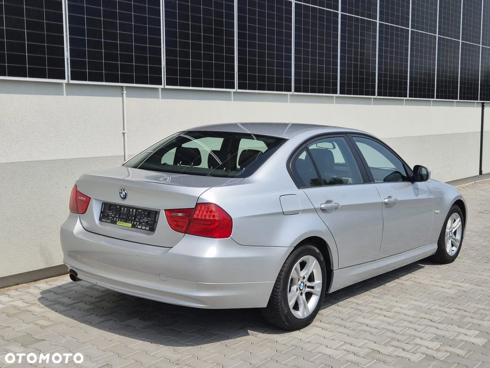 BMW Seria 3 318i Edition Exclusive - 8