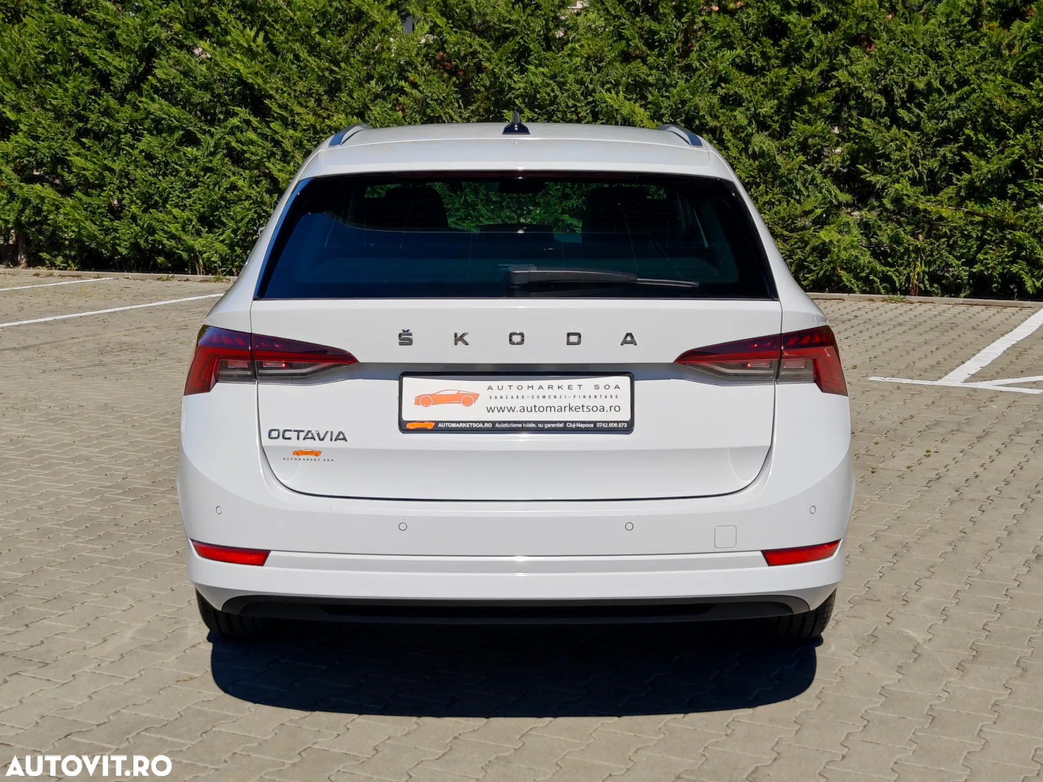 Skoda Octavia Combi 2.0 TDI DSG Style - 12