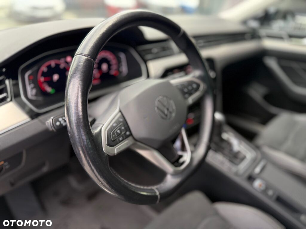 Volkswagen Passat 2.0 TDI EVO Elegance DSG - 23