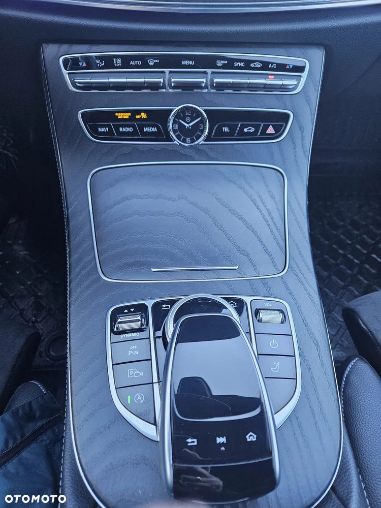 Mercedes-Benz Klasa E 220 d 4-Matic AMG - 13