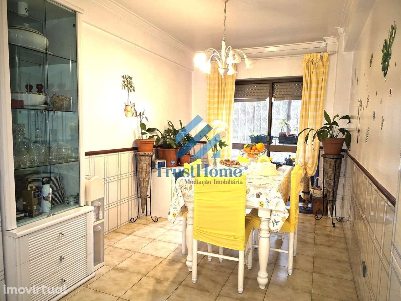 Apartamento T1+1 Mobilado com Varanda e Arrecadação em Queluz - Grande imagem: 2/35