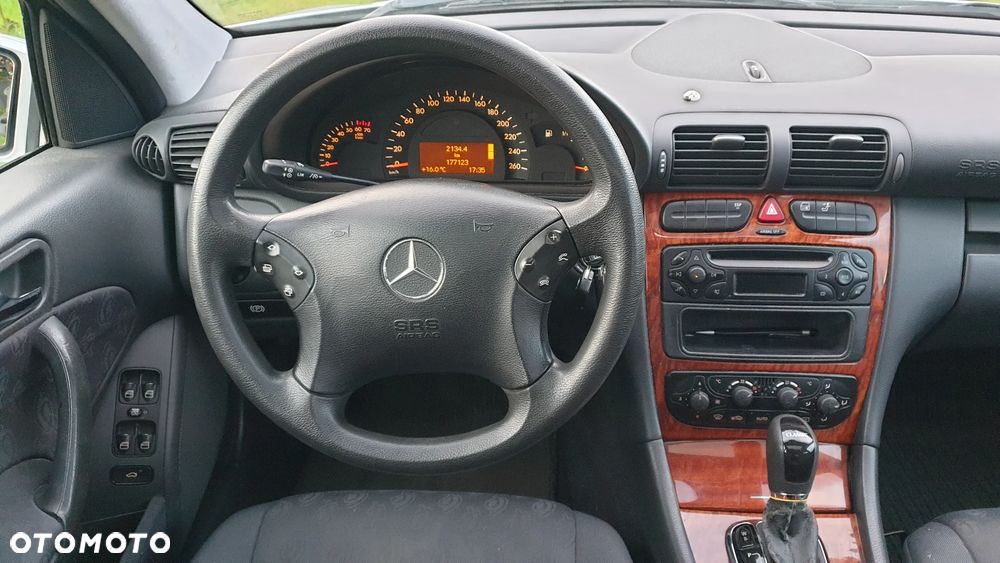Mercedes-Benz Klasa C 180 Kompressor Automatik Classic - 26