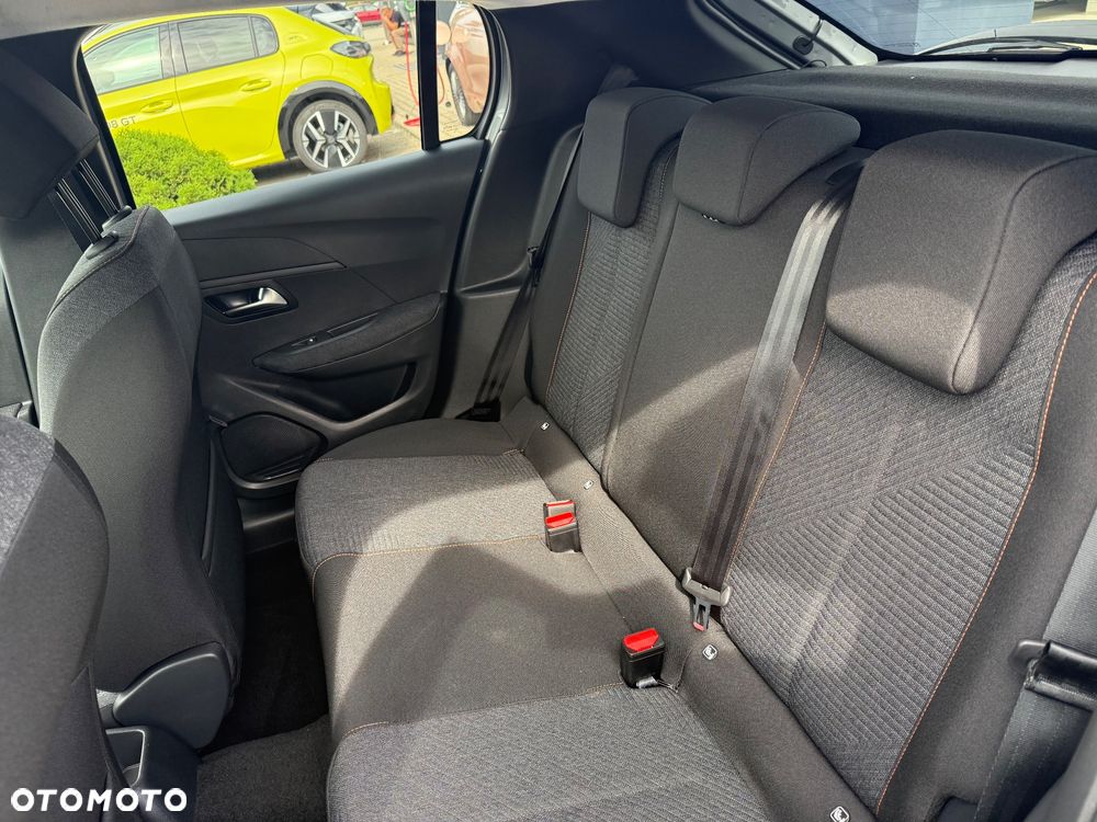 Peugeot 208 1.2 mHEV Edition e-DCS6 - 13