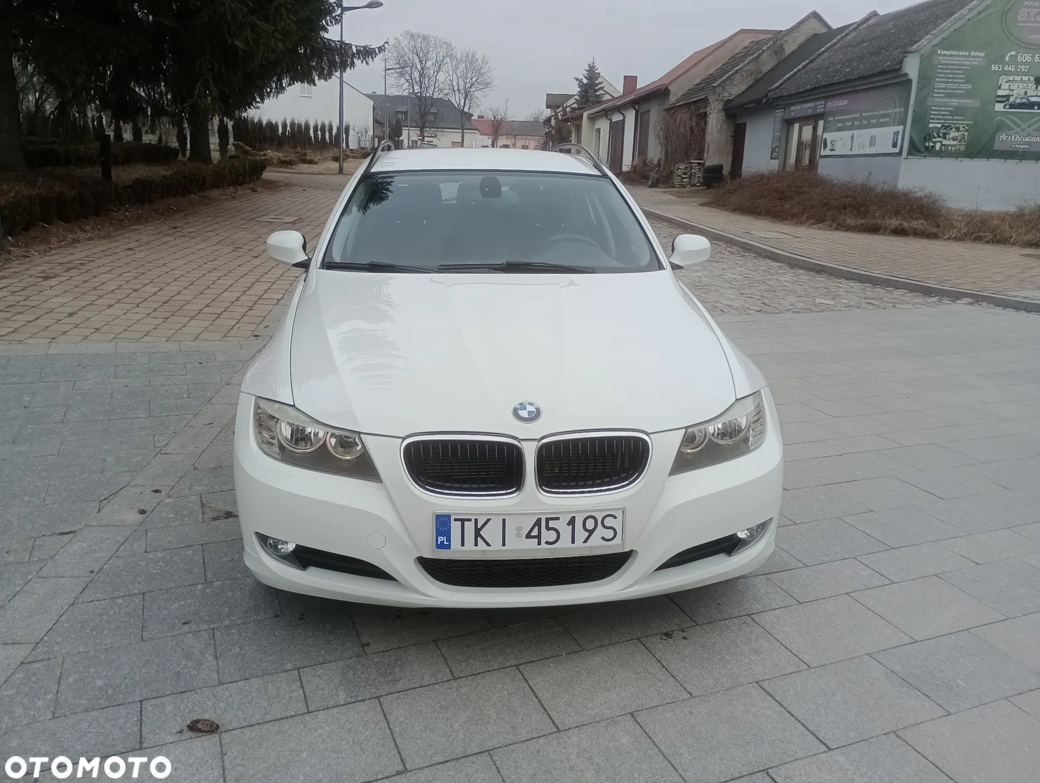 BMW Seria 3 320d xDrive DPF Touring - 10