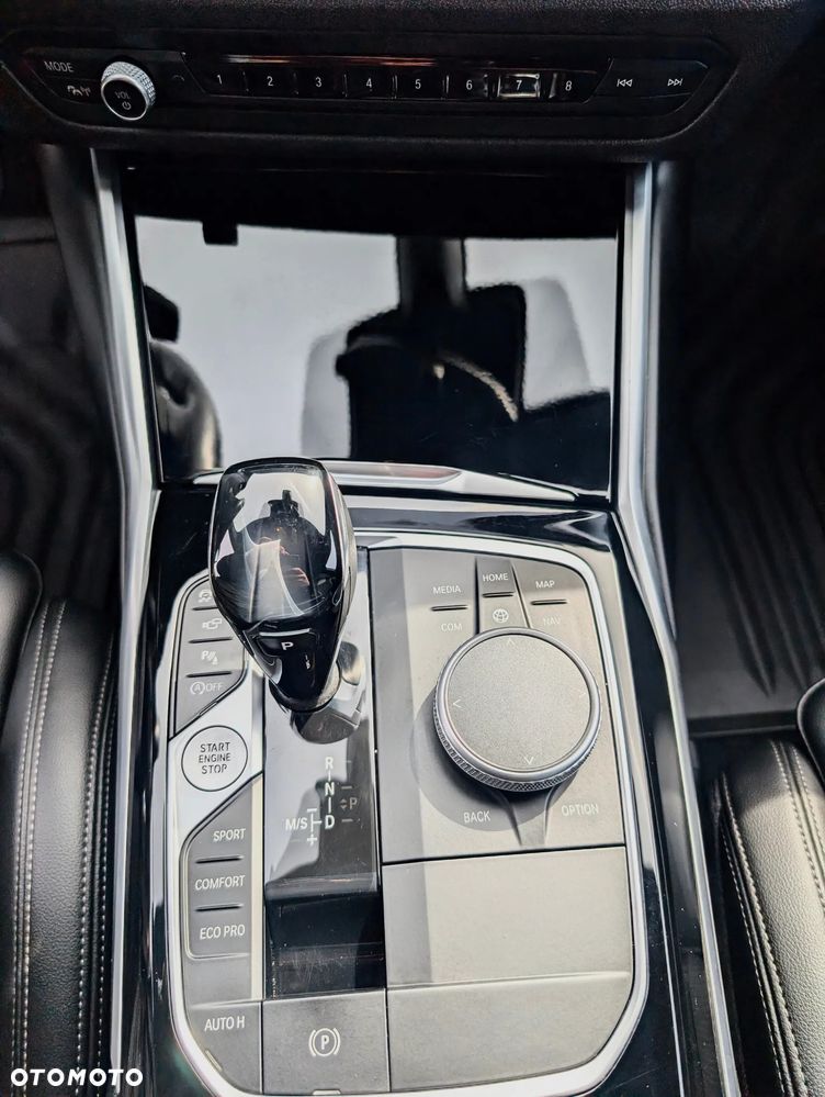 BMW Seria 3 318d Sport Line Shadow - 28