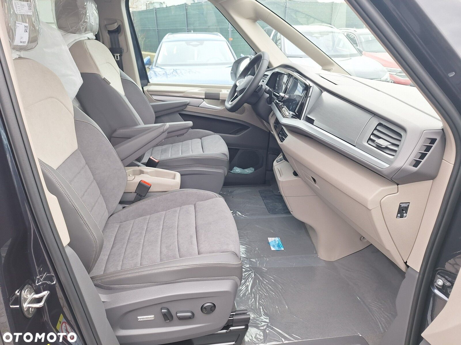 Volkswagen Multivan - 17