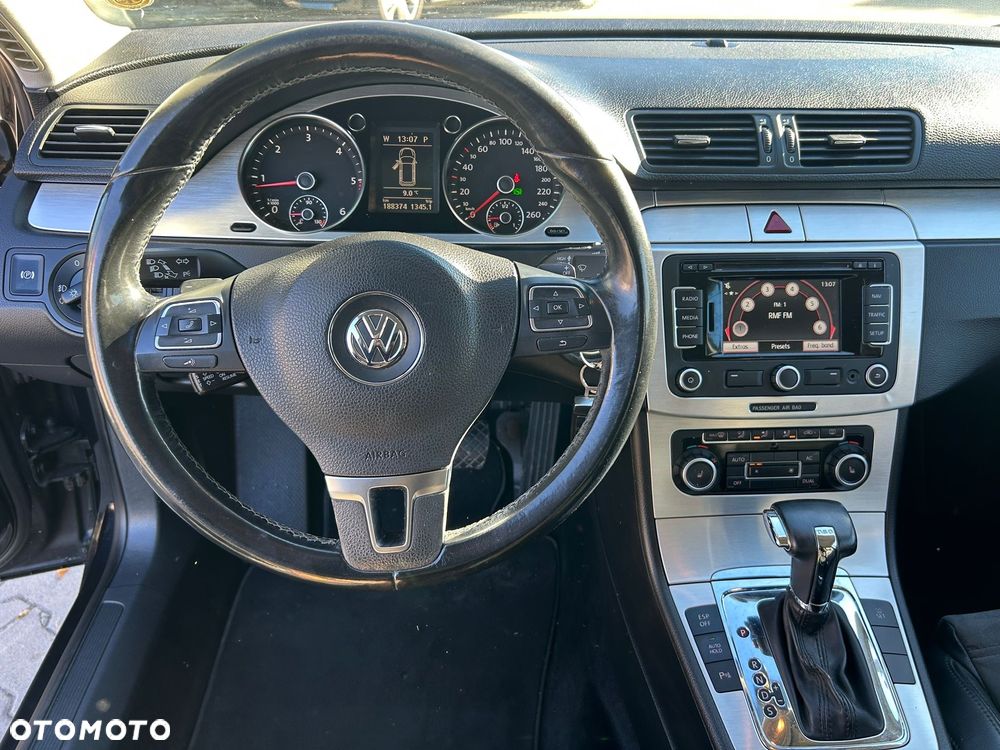 Volkswagen Passat 2.0 TDI DPF Highline DSG - 22