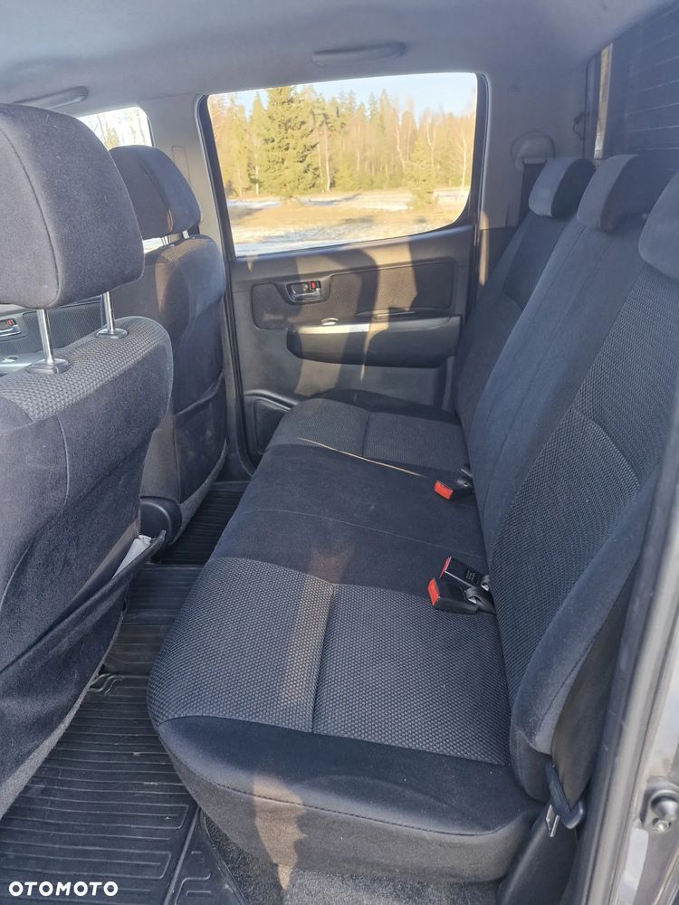 Toyota Hilux 3.0 D-4D Invincible - 23
