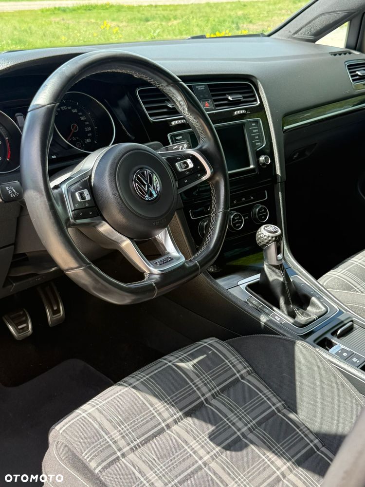 Volkswagen Golf 2.0 TDI BMT GTD - 18