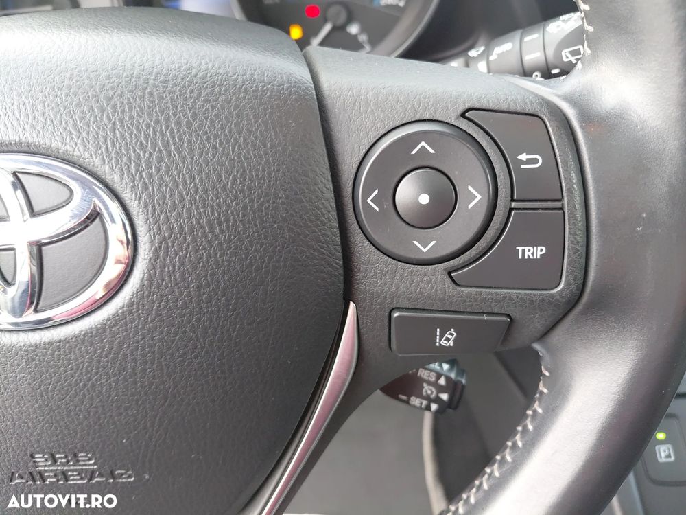 Toyota Auris 1.8 VVT-i Automatik Design Edition - 23