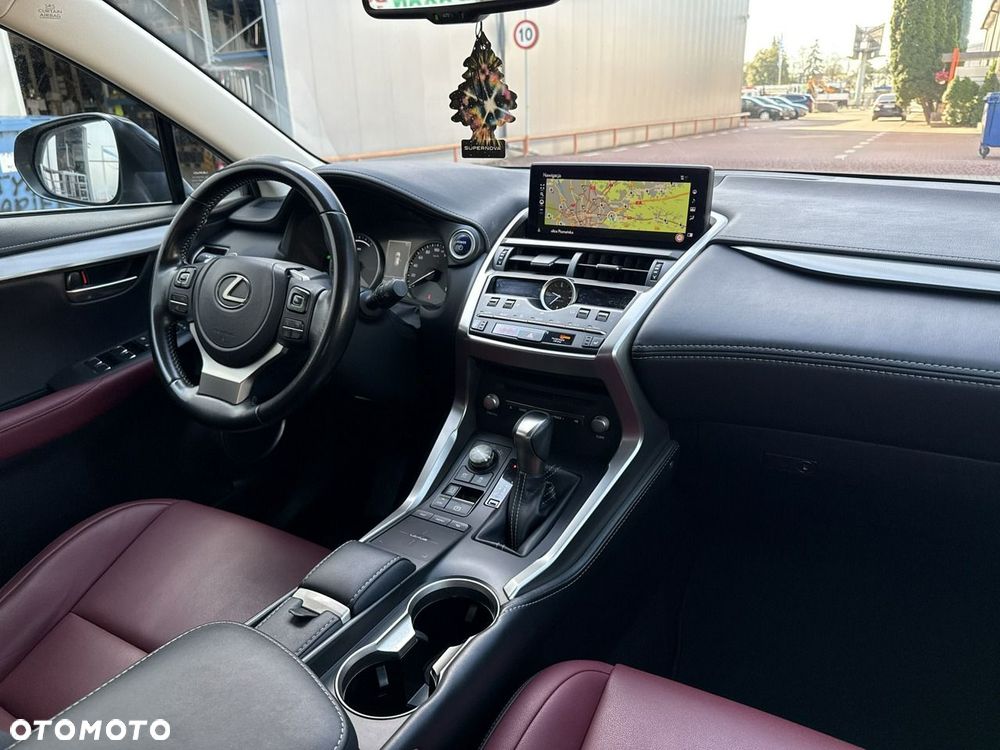 Lexus NX 300h F Impression AWD - 22
