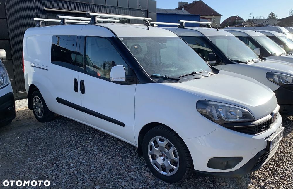 Fiat DOBLO MAXI SX DYNAMIC+ KOMBI VAN MINIBUS WZMOCNIONY 5cio osobowy N1 Homologacja cięż. HAK wpinany, Bagażnik dachowy, Alarm, Parktroniki, Halogeny, Podgrzewane fotele, Koła 16' MOCNY SILNIK 1.6 MultiJet, Emisja spalin Euro6, Skrzynia biegów 6cio stopniowa! - 2