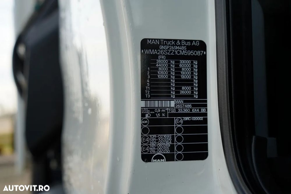 MAN TGS 33.360 / 6x4 / BASCULĂ SPATE 5.8 M + HIAB XS 122 HGV / RADIOCOMANDĂ / HGV ÎN SPATELE CABINEI / EURO 5 / MANUALĂ - 38