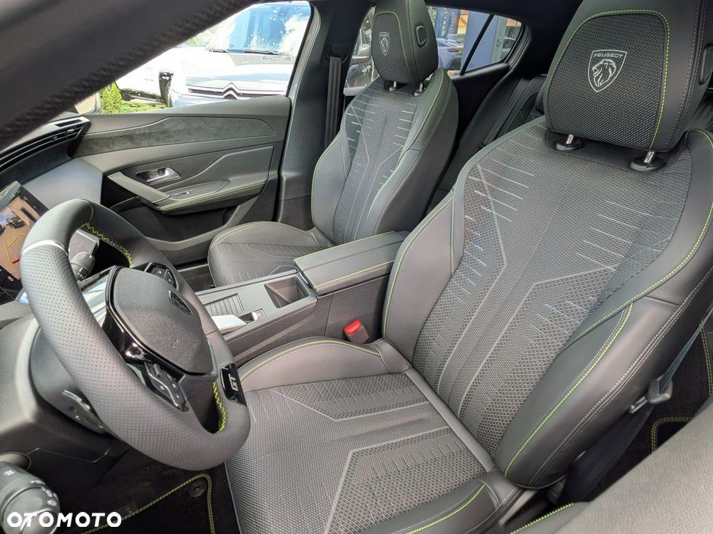 Peugeot 408 - 14