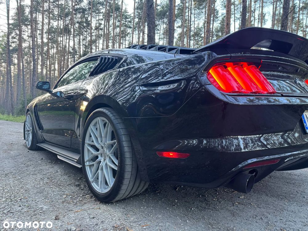 Ford Mustang - 28
