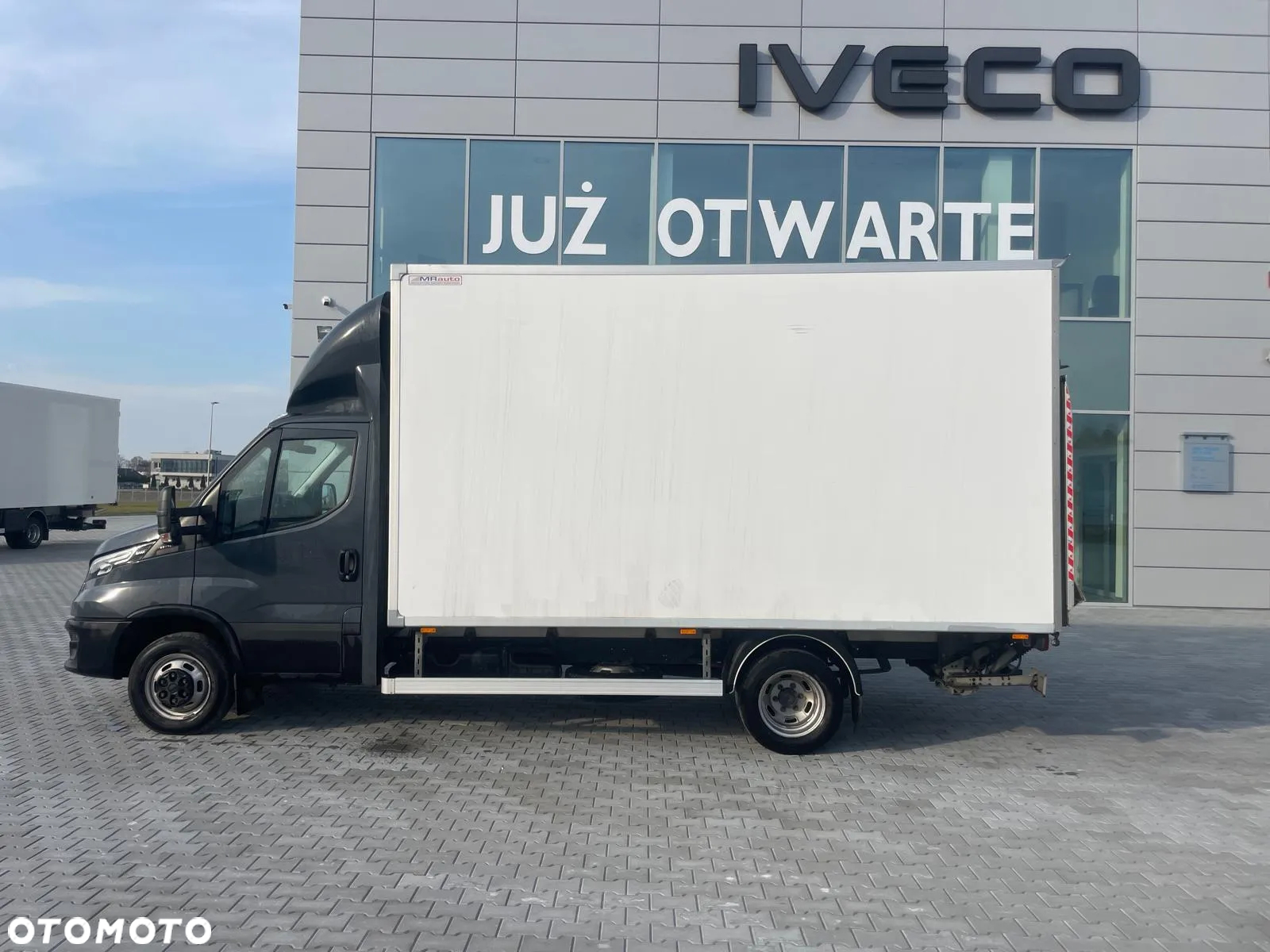 Iveco 50C18 Kontener 8EP Winda Salon PL - 4