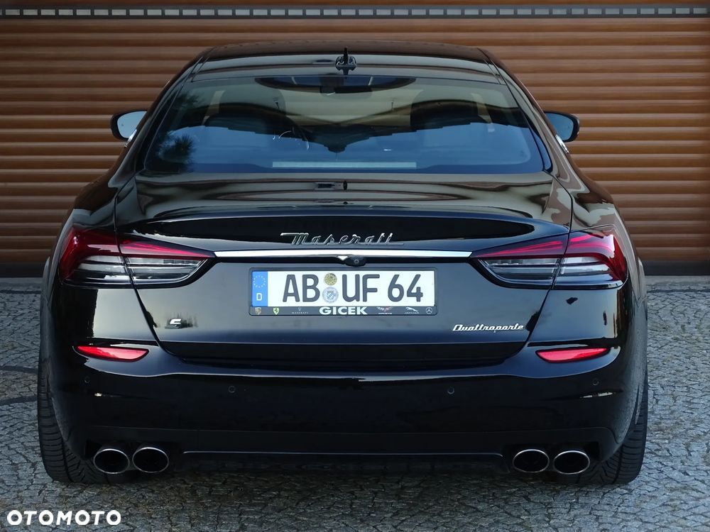 Maserati Quattroporte - 24