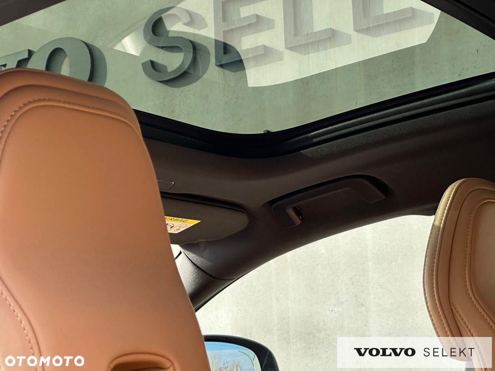 Volvo V90 Cross Country - 29