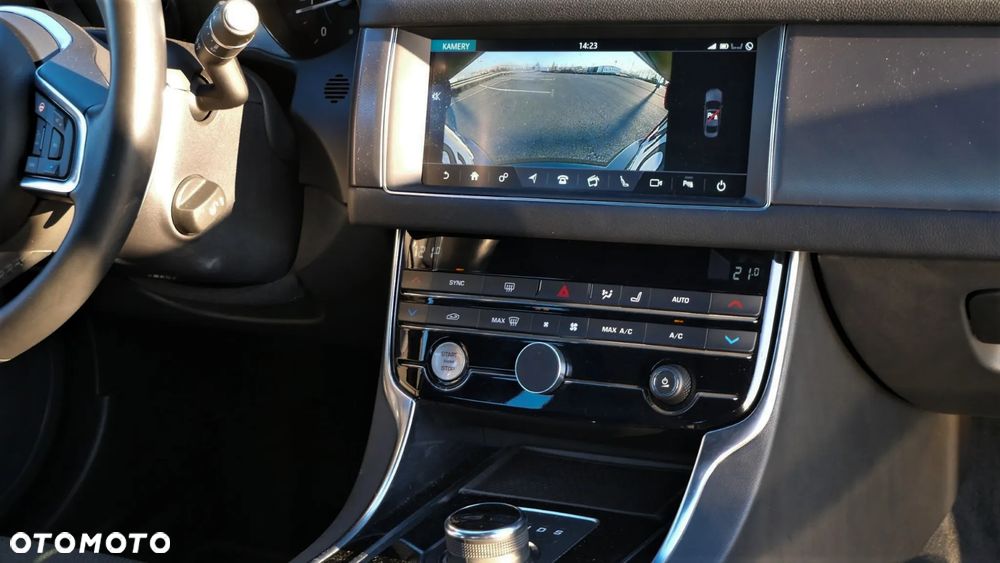 Jaguar XF 20d R-Sport - 15
