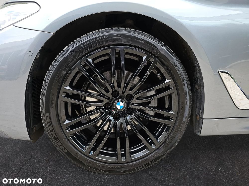 BMW Seria 5 520d M Sport sport - 9