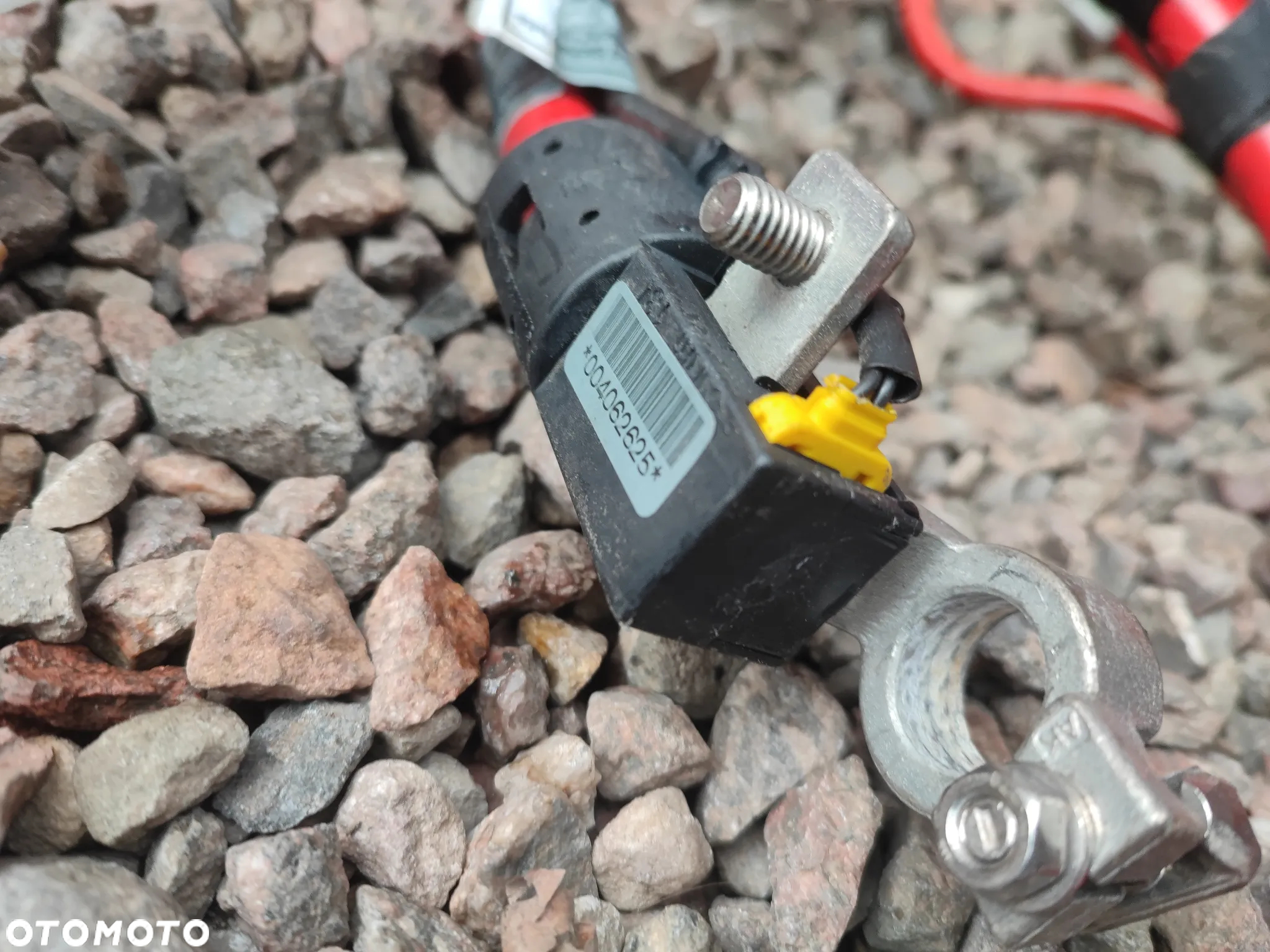 BMW E46 ORYGINALNY KOMPLETNY KABEL AKUMULATORA PLUSOWY NA TYŁ + KLEMA + BEZPIECZNIK O NR. 61 12 8 373 945 OEM W BARDZO DOBRYM STANIE DO SILNIKÓW BENZYNOWYCH - 12