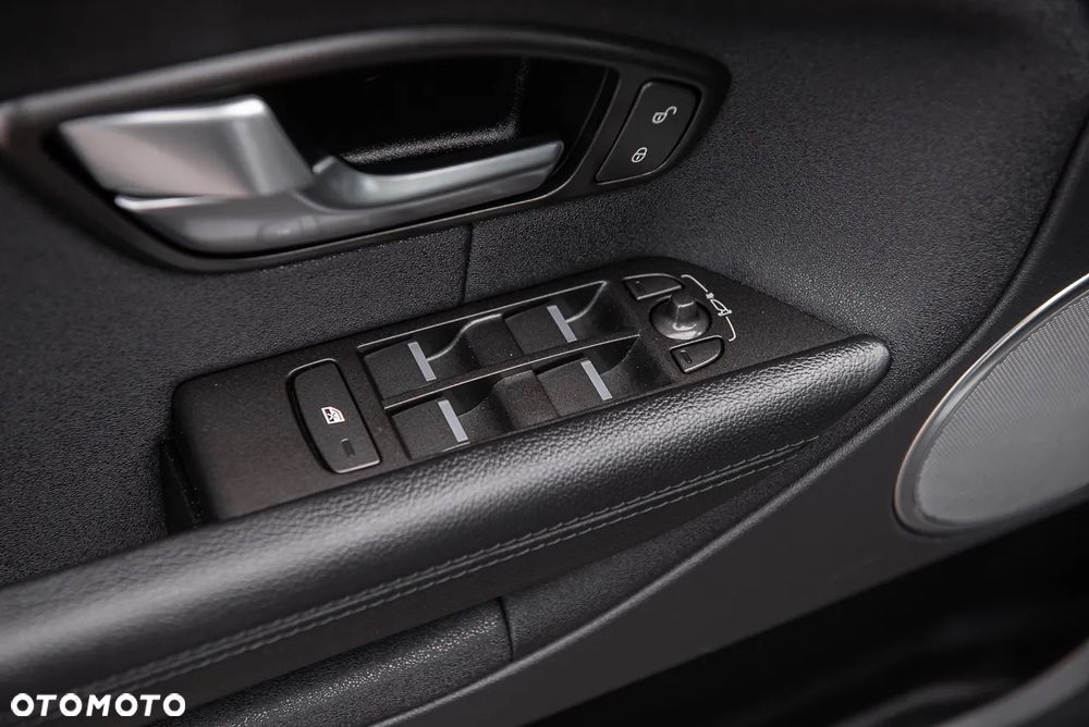 Land Rover Range Rover Evoque - 16